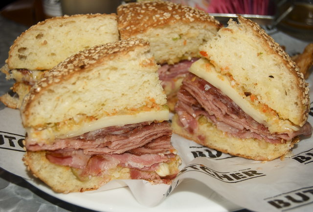 Cochon-Muffaletta